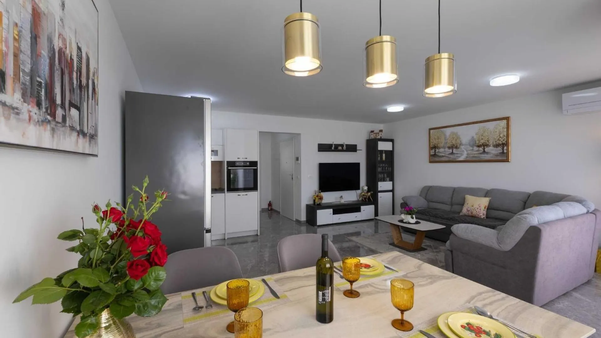 Kastel Stari Sunny Downtown Apartment With Terrace Kastela